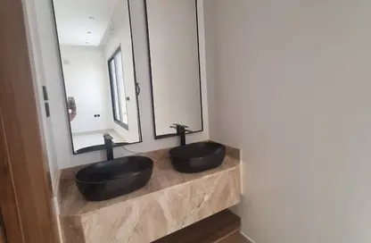 Villa - 5 Bedrooms - 3 Bathrooms for sale in Ar Rimal - Riyadh - Ar Riyadh