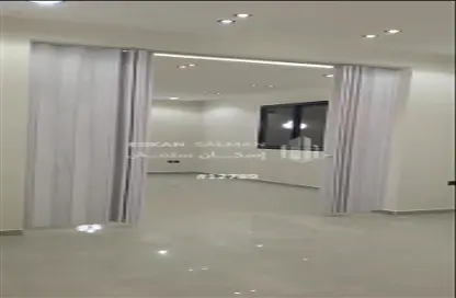 Full Floor - 5 Bedrooms - 4 Bathrooms for sale in Tuwaiq - Riyadh - Ar Riyadh