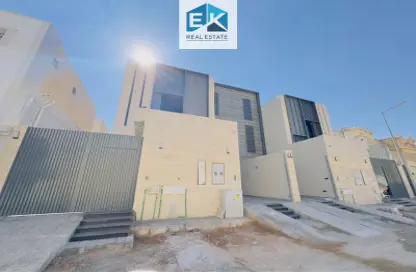 Full Floor - 4 Bedrooms - 4 Bathrooms for sale in Al Yarmuk - Riyadh - Ar Riyadh