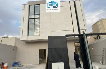Full Floor - 4 Bedrooms - 3 Bathrooms for sale in Al Khalij - Riyadh - Ar Riyadh