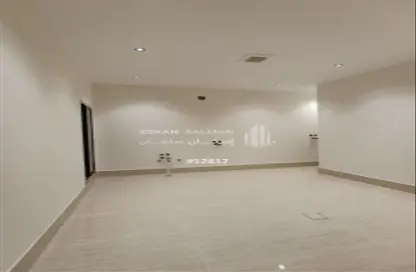 طابق كامل - 6 غرف نوم - 3 حمامات للبيع في طويق - الرياض - الرياض